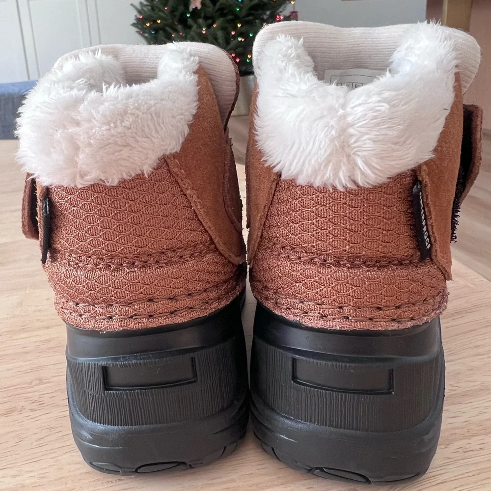 The North Face Toddler Brown and Black Winter Snow Boots - Size 6 - Picture 3 of 5